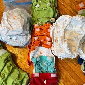 G diapers newborn and small